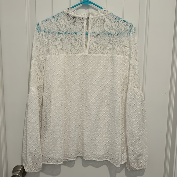 White House Black Market White Lace Overlay Top Size 14 - Picture 4 of 6